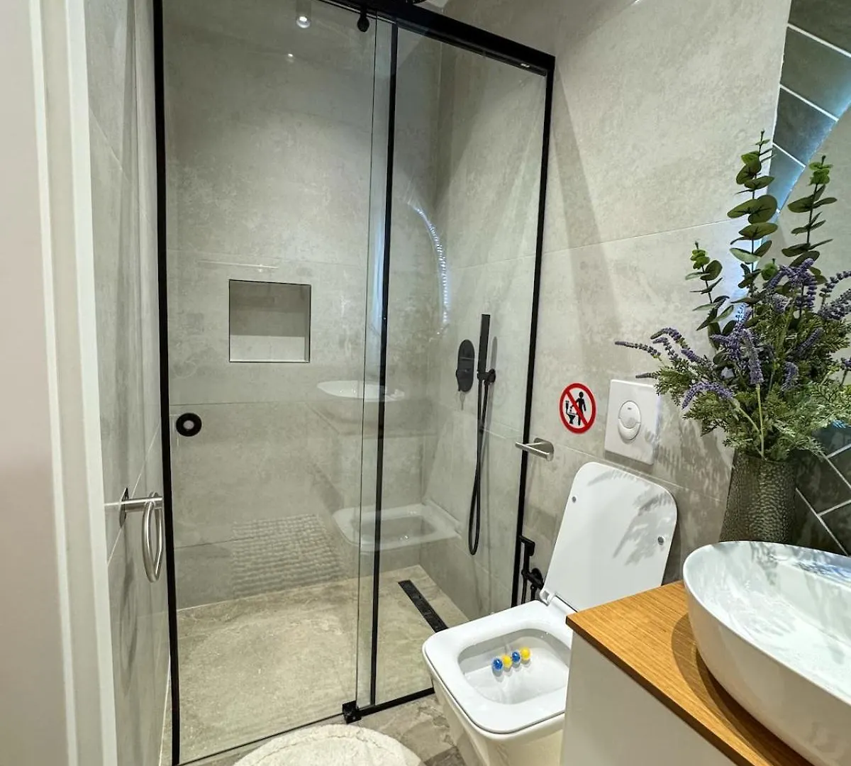 Vila51 Tropical Deluxe Apartment Sarandë