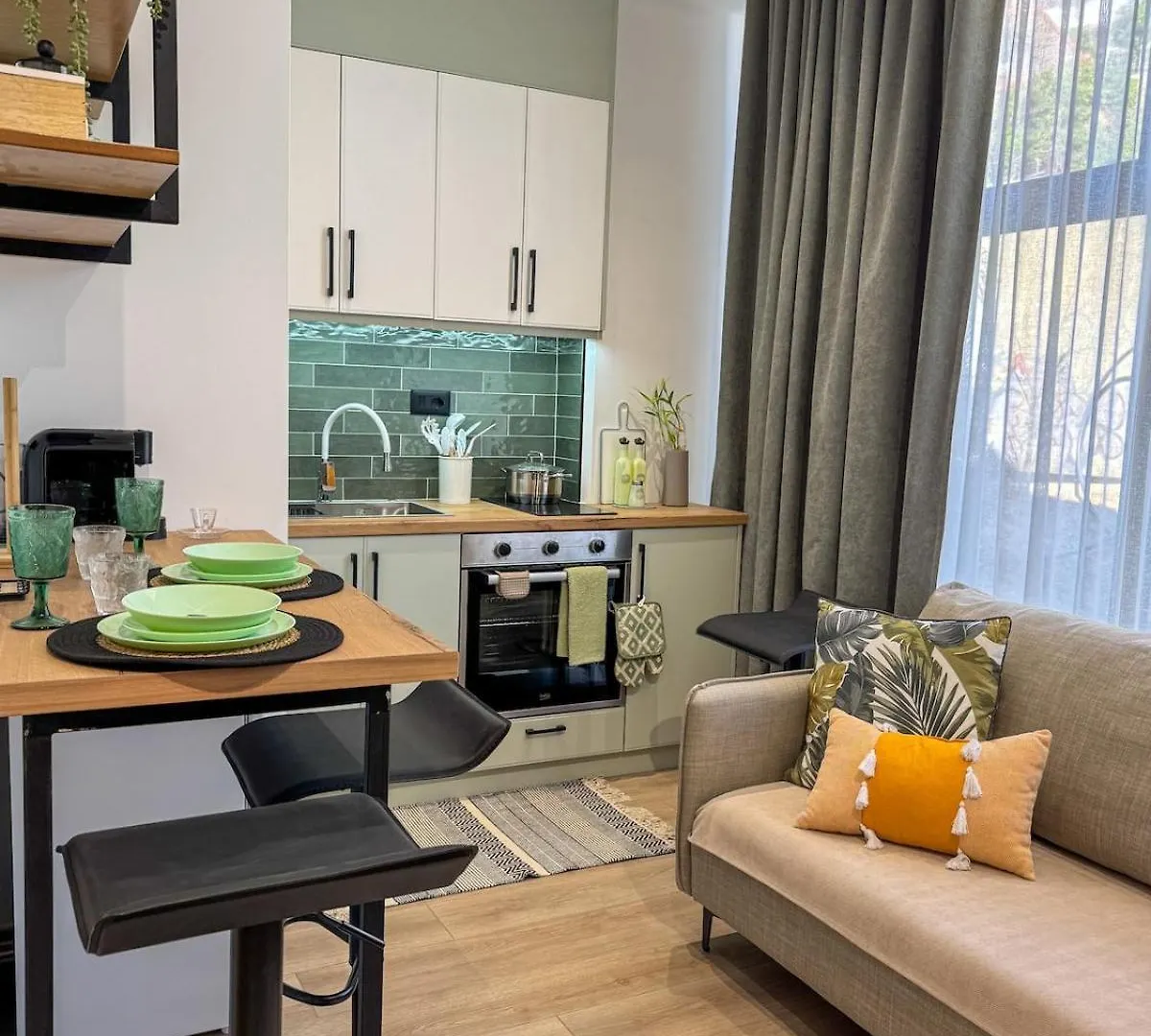 Vila51 Tropical Deluxe Apartment Sarandë
