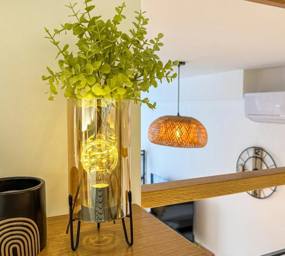 Vila51 Tropical Deluxe Apartment Sarandë